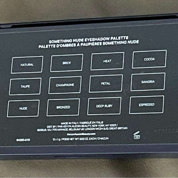 KEVYN AUCOIN 
SOMETHING NUDE EYESHADOW PALETTE  .03 OZ
NEW WITHOUT BOX - Picture 2 of 3